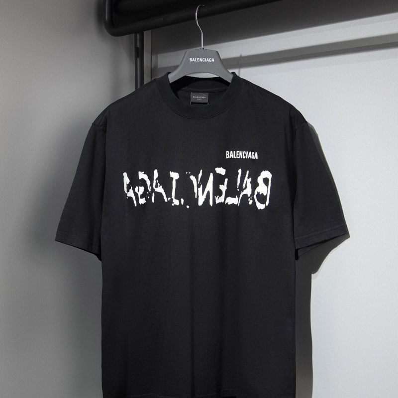 Ba*len*cia*ga t-shirts